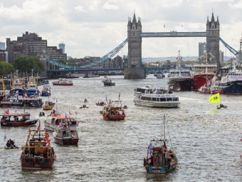 LONDON, ENGLAND - JUNE 15: Boats from the 'Fishing for Leave' campaign group and boats from the 'In' campaign join a flotilla along the Thames River on June 15, 2016 in London, England. The flotilla organised by members of the Fishing for Leave group, who are campaigning to leave the European Union ahead of the referendum on the 23rd of June, was countered by boats representing the 'In' campaign. (Photo by Jack Taylor/Getty Images)