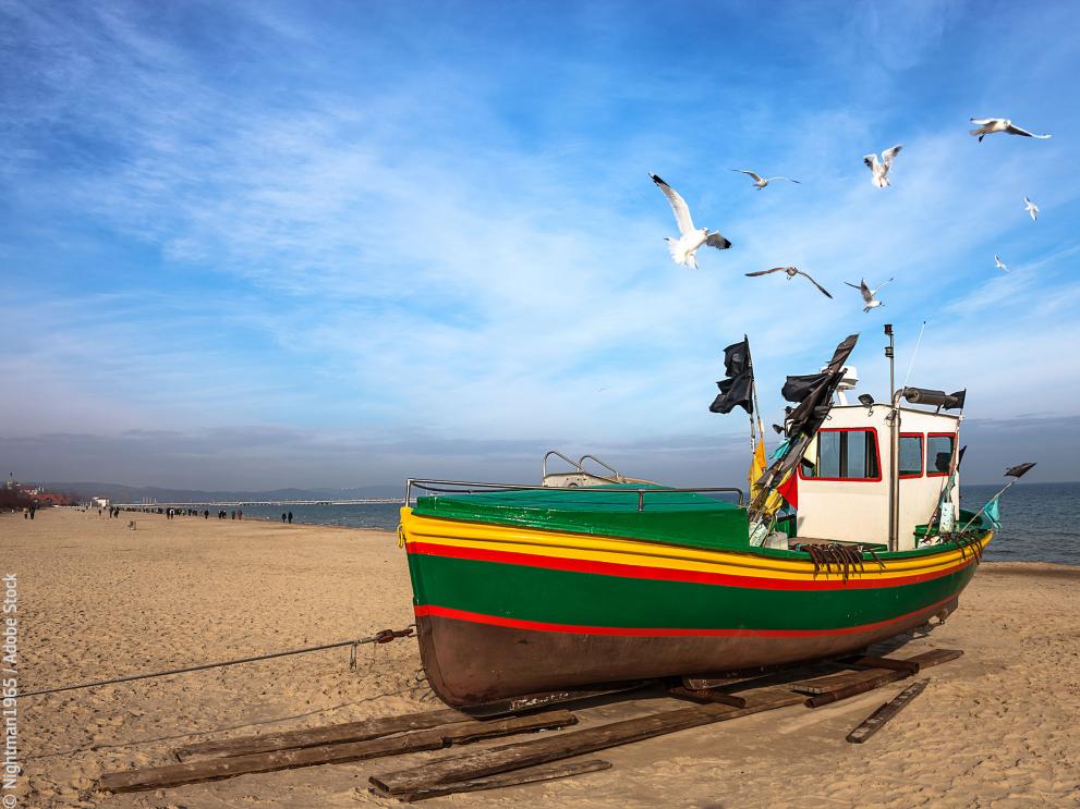 AdobeStock_61369881-fishing-boat-poland